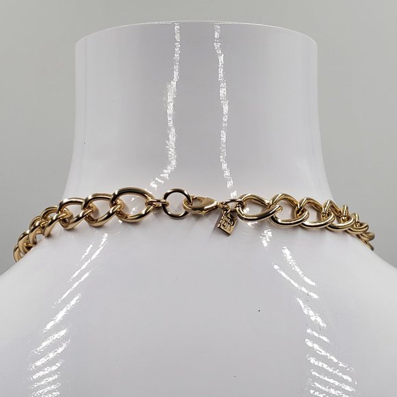 Banana Republic Flower Bib Necklace - Picture 5 of 16